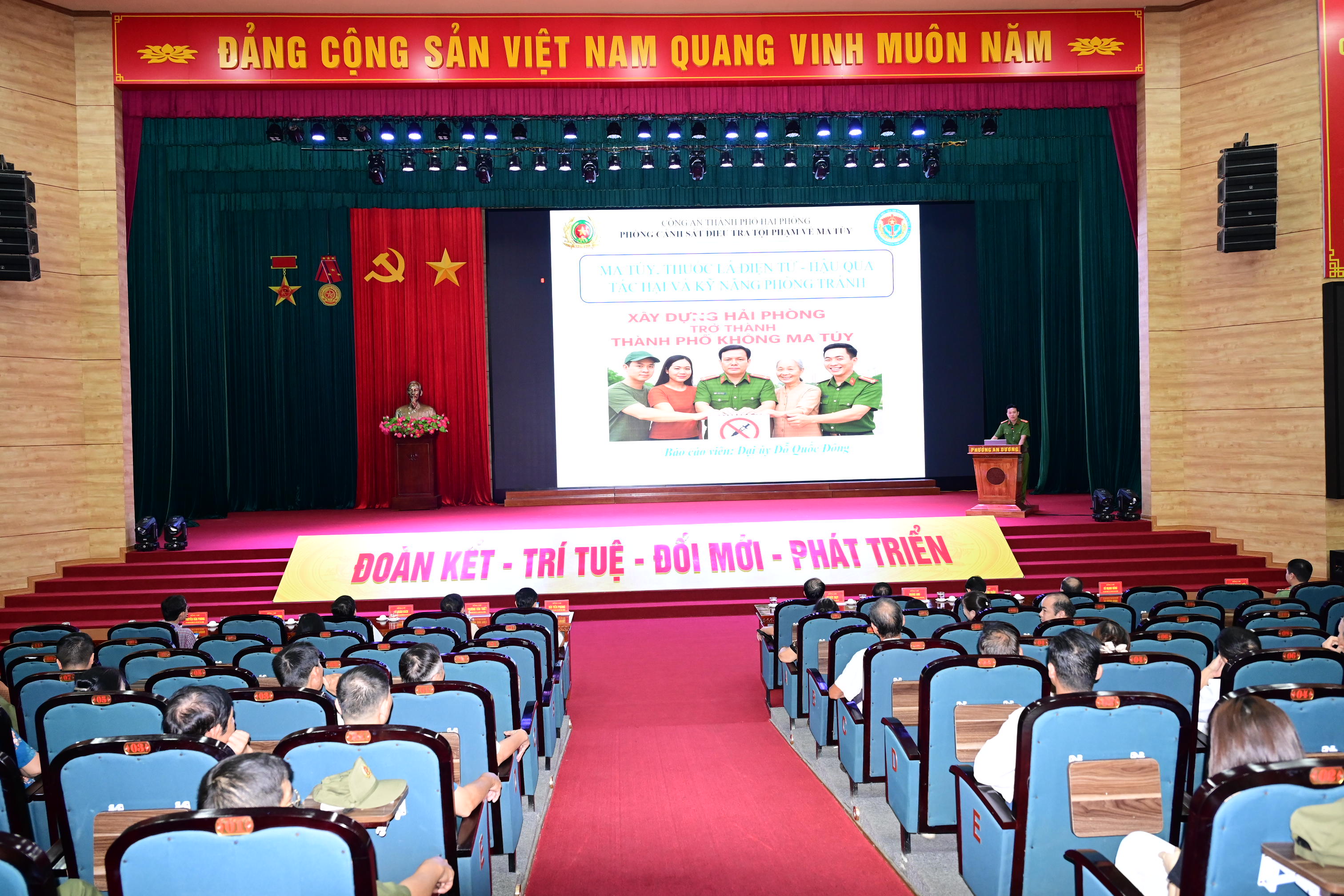 Phường An Dương tuyên truyền về phòng, chống ma tuý và phòng cháy chữa cháy tới 500 cán bộ, công chức phường